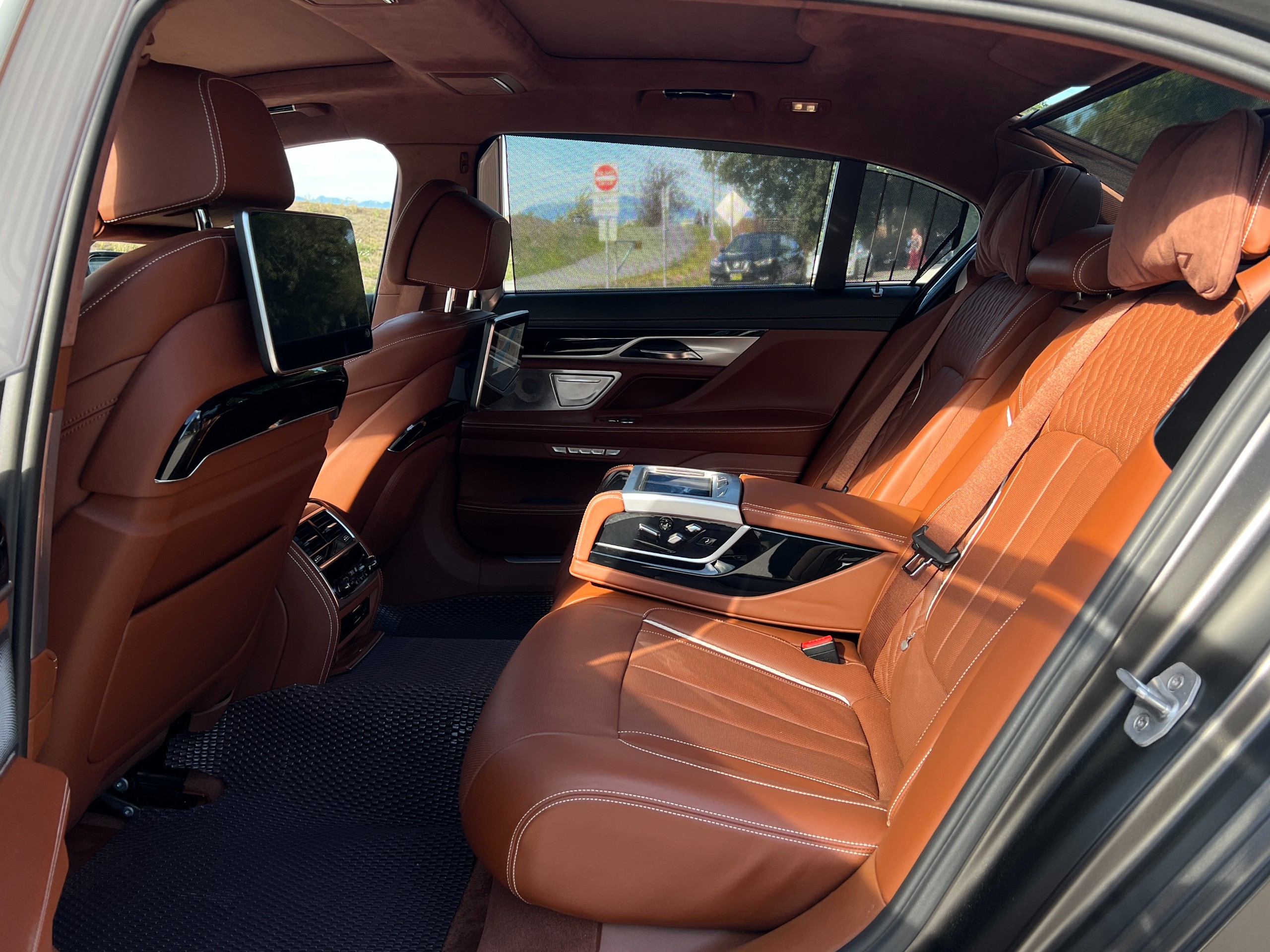 2016 BMW 750Li xdrive | No accident | BC Local | One owner - Image 18